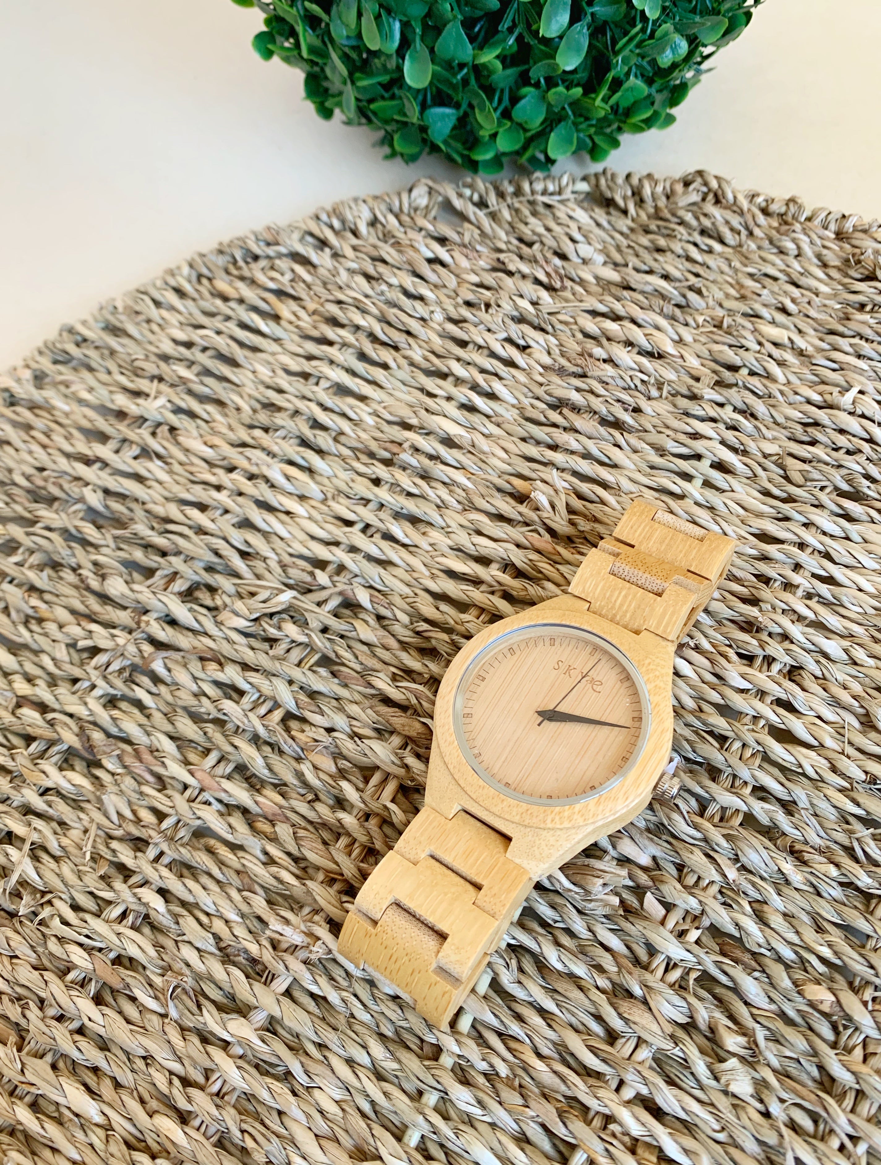 Reloj ecologico 2025 de madera